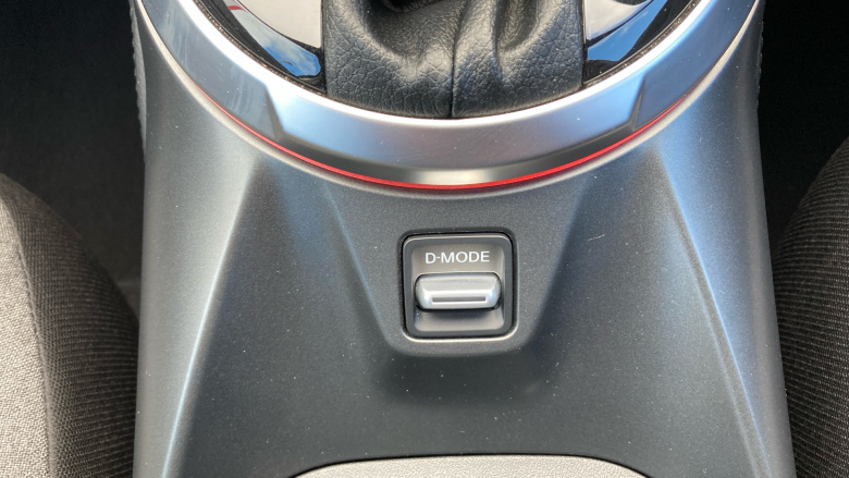 Nissan Juke 1.0 DiG-T N-Connecta 5dr DCT Petrol Hatchback